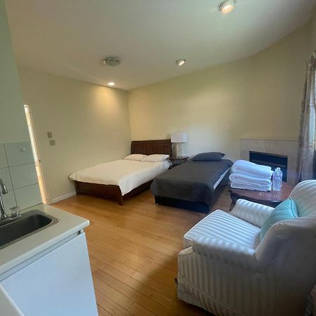Ferienwohnung Stylish & Central Vancouver Retreat - Steps From Local Attractions! Exterior foto