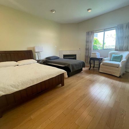 Ferienwohnung Stylish & Central Vancouver Retreat - Steps From Local Attractions! Exterior foto