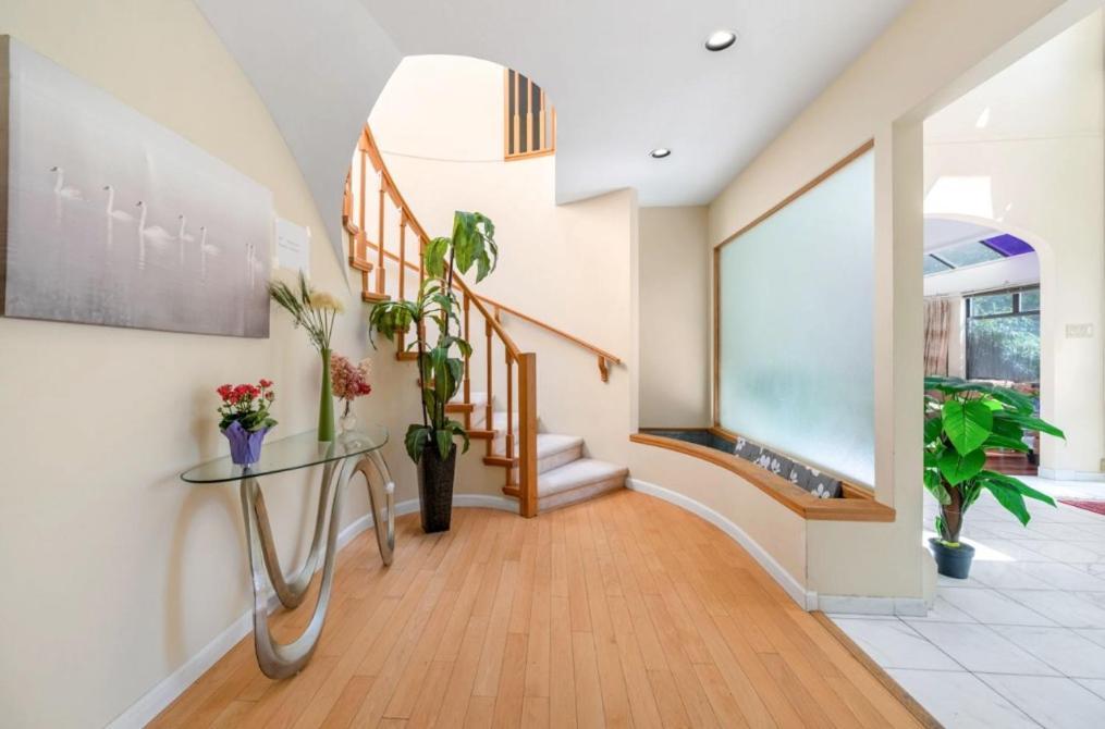 Ferienwohnung Stylish & Central Vancouver Retreat - Steps From Local Attractions! Exterior foto